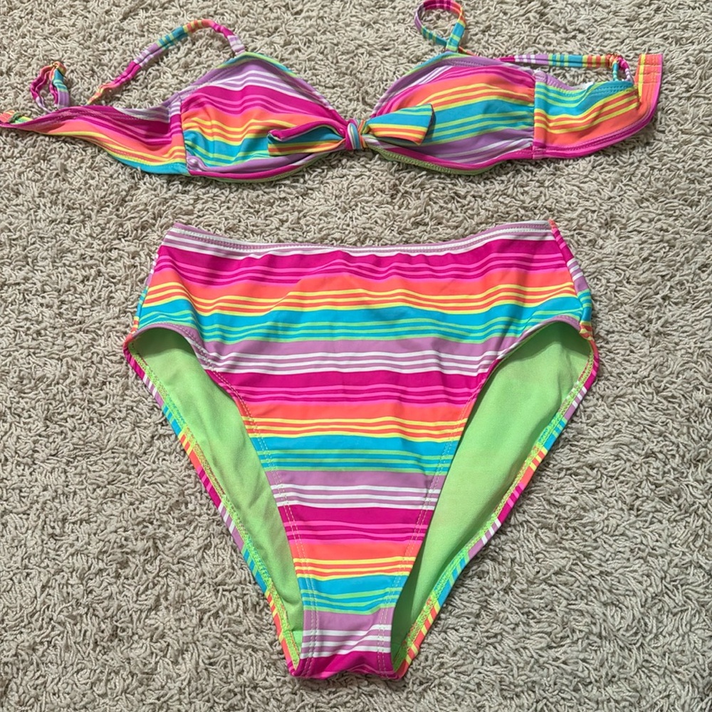 NWOT No Boundaries high-rise multicolor swim bottoms size medium